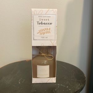 New Farmhouse Collection Sweet Tobacco Reed Diffuser 100ml